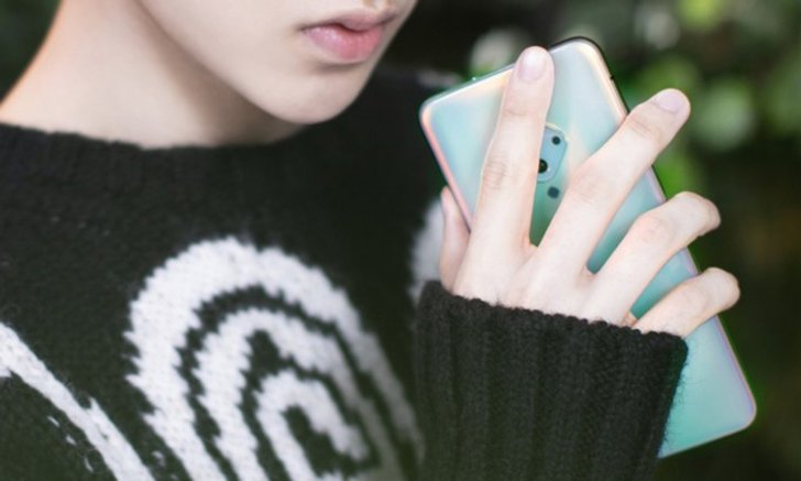หลุดภาพตัวเครื่องของ vivo S5 มาพร้อมกับกล้อง Punch Display และกล้องหลัง 4 ตัว