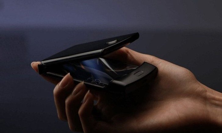 เผยภาพจริง Motorola Razr มือถือพร้อมจอพับ ดีไซน์สวย ก่อนเปิดตัว