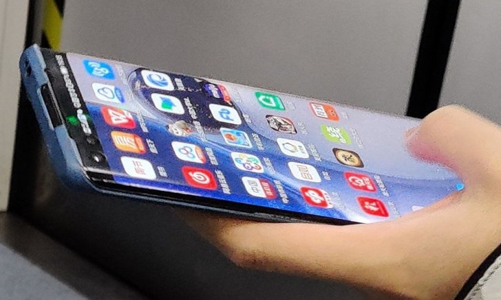 หลุดแล้ว Huawei P40 ของจริง พร้อมจอโค้งมน และ หน้าจอ Punch Display