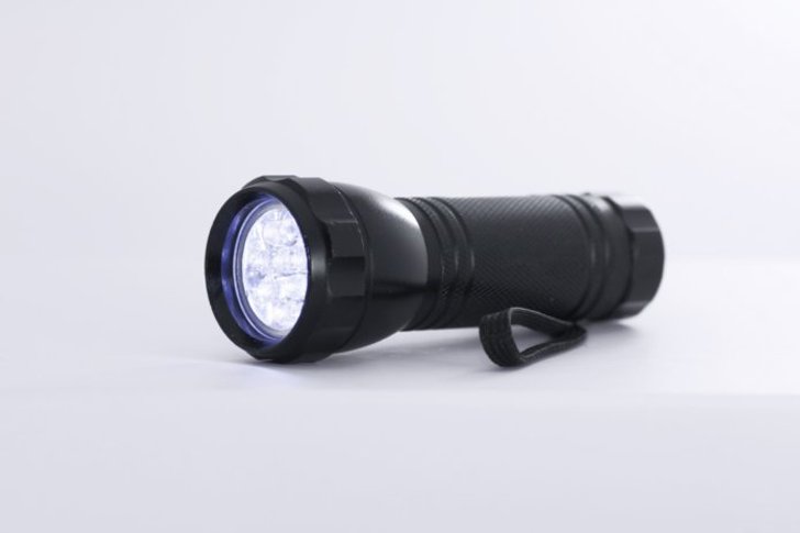 small-black-flashlight-696x46