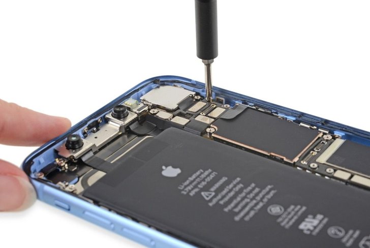 iFixit ชำแหละ iPhone XR งานประกอบชั้นดีในมาตรฐาน Apple