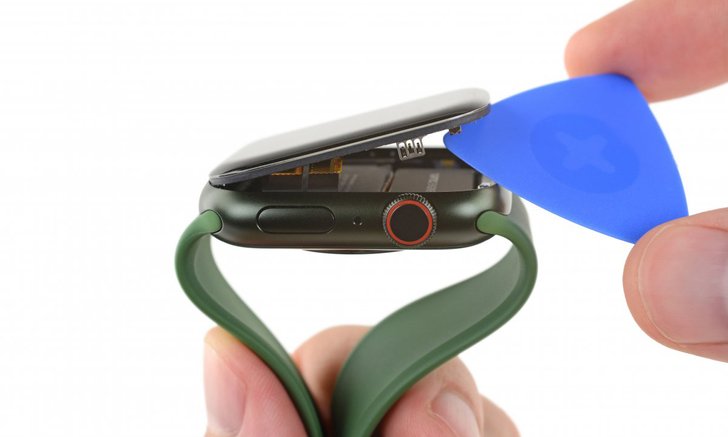 iFixit เผยไส้ในของ Apple Watch Series 7 แทบไม่พบความแตกต่างจากรุ่นที่แล้วเลย