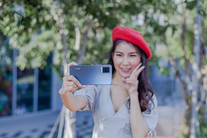 รีวิวเทคโนโลยีเร่งความสวยแบบปุบปับ กับฟีเจอร์เอาใจสายเซลฟี่ในกล้องหน้า-หลังของ Vivo V20