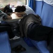 รวมภาพความแออัดบนรถไฟจีน