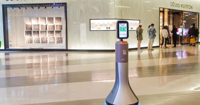 AIS แท็คทีม สยามพารากอน และ TKK ขนทัพหุ่นยนต์ Robot Smart Retail  มอบประสบการณ์เหนือขั้น