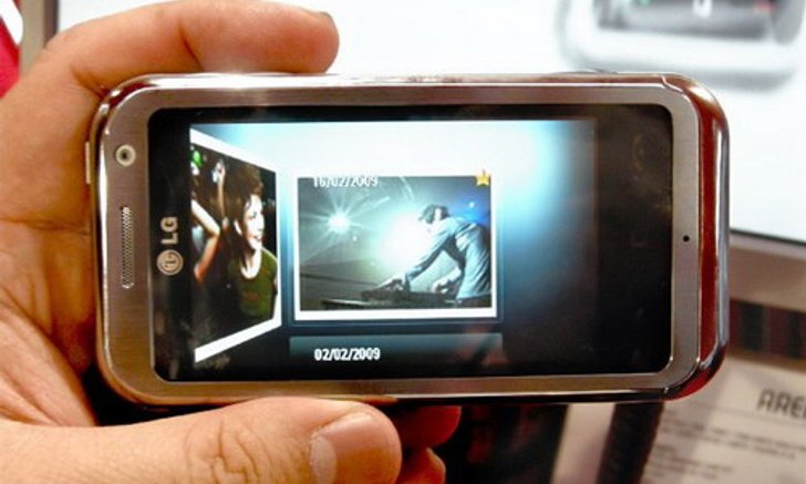 LG KM900 Arena : สวย เด่น หรูด้วย S-Class 3D UI