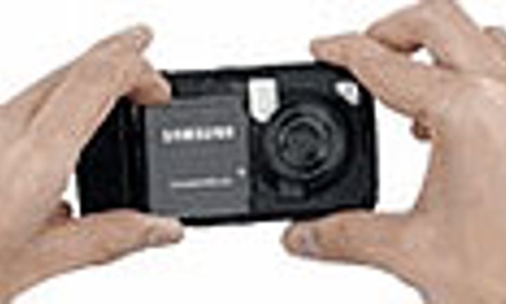 พีวิว Samsung M8800 Pixon