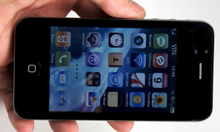 iPhone 4 ของปลอม เนี๊ยบหัวจรดเท้า ใกล้เคียงมาก