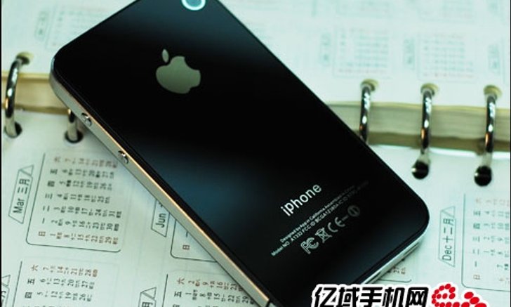 iPhone 4 จีนราคาตกไม่ถึง 3,000 บาทแล้ว!