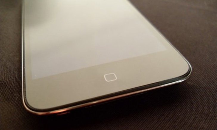 ภาพ iPod touch ไร้ปุ่มที่หลุดออกมาก่อนหน้านี้เป็นของปลอม!