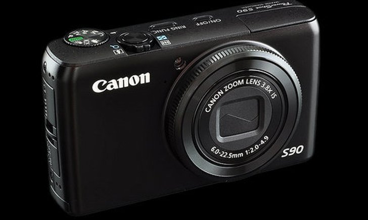 COMPACT CAMERAS เก็บบันทึกความทรงจำ เสร็จแล้วก็เก็บใส่กระเป๋าได้เลย