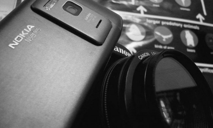 เตรียมพบกับทายาท Nokia N8 หน้าตาเดิมๆ แรงขึ้น พ่วงกล้อง optical zoom