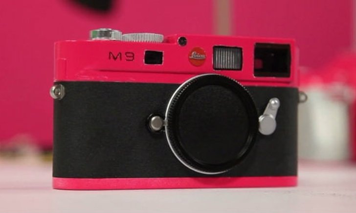 สยดสยองเมื่อจับเอา Leica มาแปลงโฉมเป็นสีชมพูแบบไม่มีโฆษณาคั่น