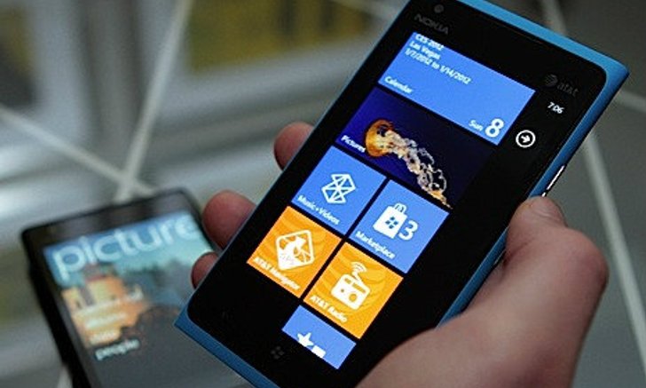 Nokia เปิดตัว Lumia 900 อย่างเป็นทางการกับหน้าจอขนาด 4.3