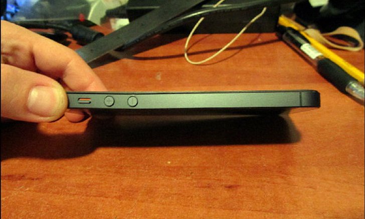 งานงอก !! iPhone 5 ตัวเครื่องงอได้เอง