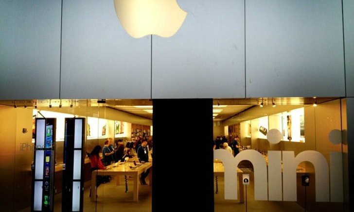 Apple Store เจอมือดีปากระจกโจรกรรมสินค้า