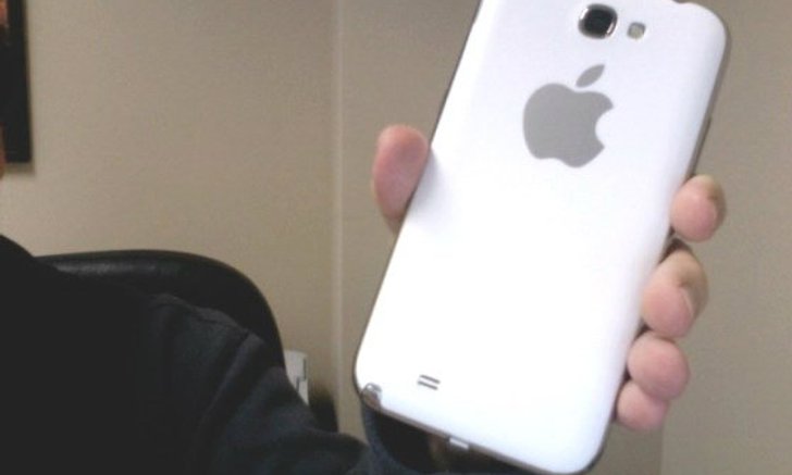 Apple เล็งพัฒนา iPhone จอยักษ์?
