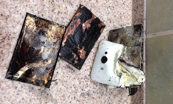 XiaoMi Phone 2S มือถือจีนระเบิด คากระเป๋า เจ้าของได้รับบาดเจ็บเล็กน้อย