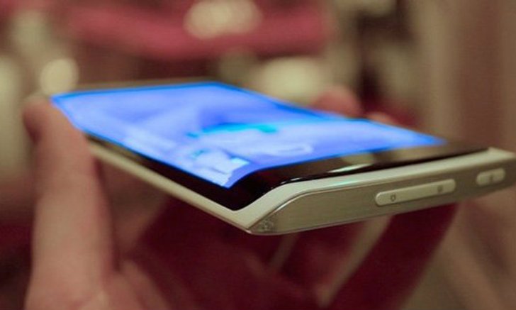 Galaxy Note 4 ใช้หน้าจอโค้งงอแบบ YOUM มองได้ 3 ด้าน