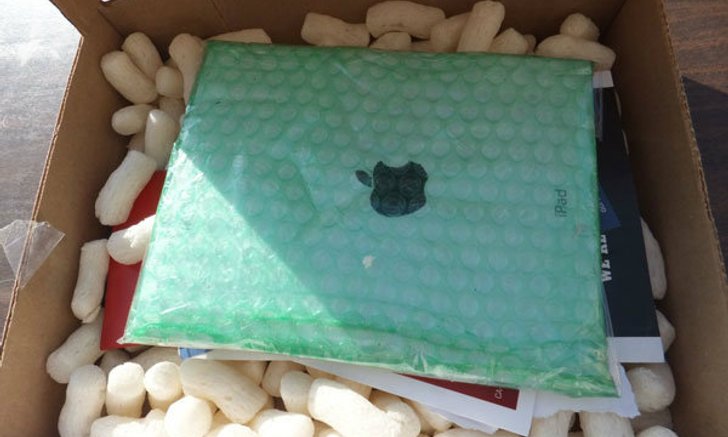 เจออีกแล้ว! หลอกขาย iPad ปลอม ทำจากพื้นกระเบื้อง