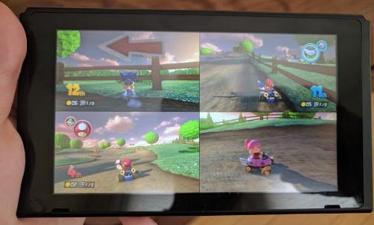 เกม Mario Kart 8 Deluxe เล่นได้ 4 คนพร้อมกันในโหมดพกพา