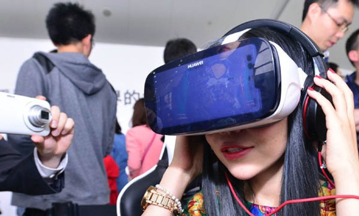 เห็นเขาทำ ก็ทำบ้าง Huawei เปิดตัว Huawei VR ที่เหมือนกับ Gear VR มากอีกตัวหนึ่ง