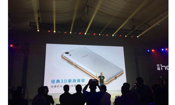 เผยภาพ Huawei Honor 5A มือถือจอใหญ่สเปคดีราคาเบา ๆ