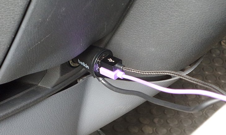 [How-To] 4 วิธีเลือกที่ชาร์จมือถือในรถให้หมดห่วงเรื่องความปลอดภัย