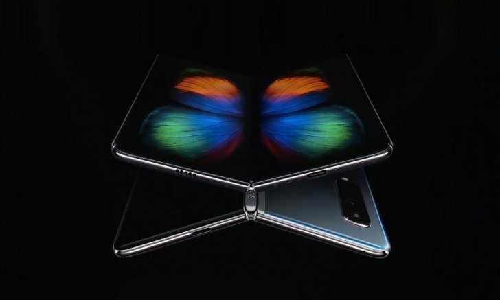 Samsung โต้ "Samsung Galaxy Fold" ดีไซน์เจ๋งกว่า "Huawei Mate X" เห็นๆ!