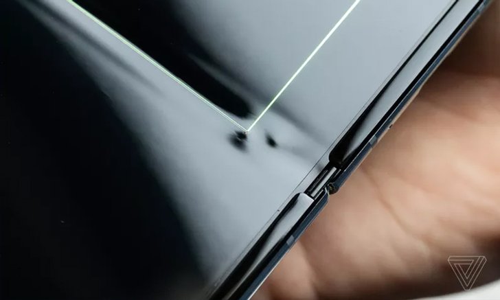 เมื่อเครื่องรีวิว "Samsung Galaxy Fold" ประสบปัญหาจอพังหลังการใช้งานไม่นาน