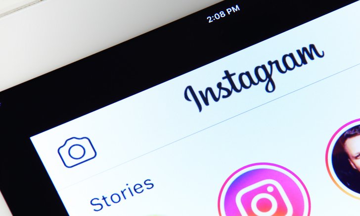 Instagram เริ่มทดสอบการใส่สติ๊กเกอร์พร้อมเนื้อเพลงเวลาแชร์ได้