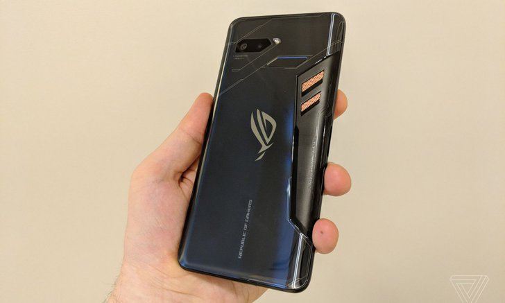 Asus ROG Phone II เป็นสมาร์ตโฟนสำหรับสายเกมตัวจริงเสียงจริง!