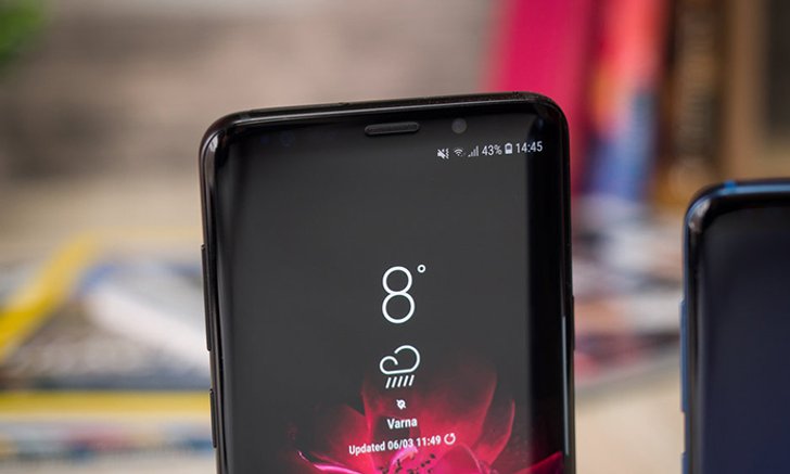 ลือ “Samsung” จะทำมือถือระดับกลางพร้อมจอโค้งในรูปแบบ LCD ในปีหน้า