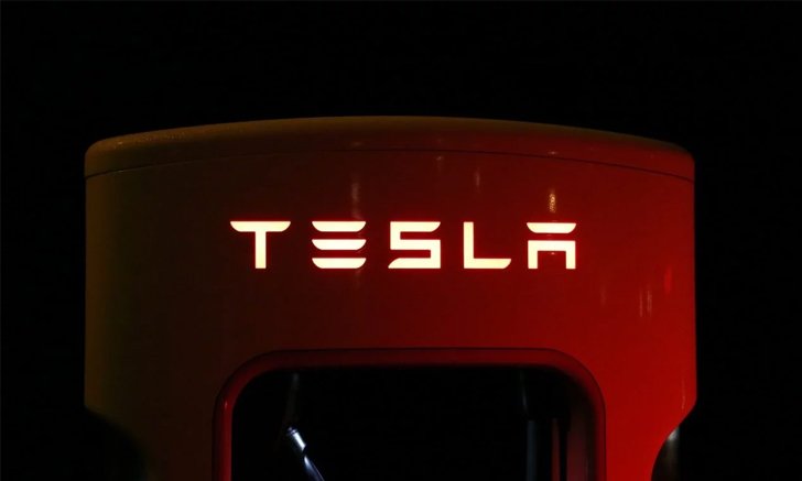 Tesla มีแผนให้สถานี Supercharger รองรับการชาร์จรถยนต์ไฟฟ้าค่ายอื่นภายในปีนี้