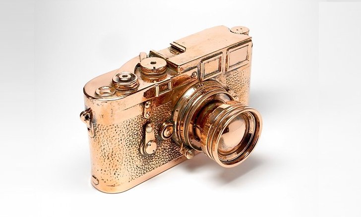 ร้านค้าหัวใสเปลี่ยนกล้อง Leica ที่พังแล้วให้มีมูลค่ามากขึ้นด้วยการนำไปชุบทองแดง!