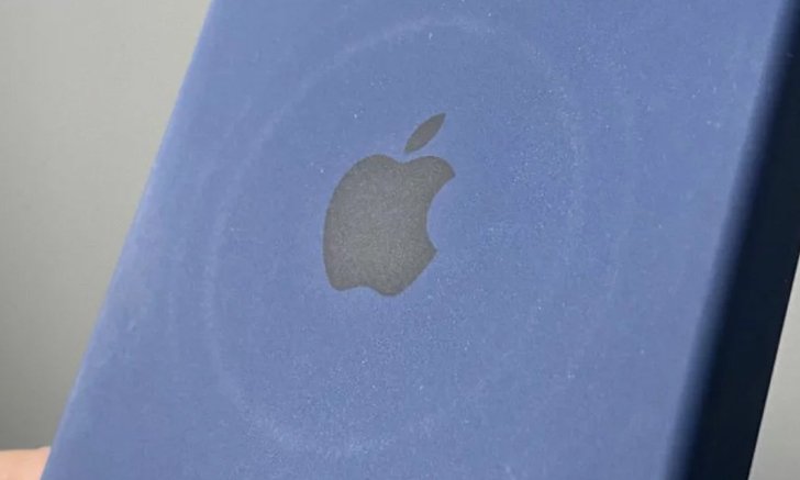 Apple เตือนชาร์จด้วย MagSafe อาจทำให้เคสหนัง/ซิลิโคน iPhone เป็นรอยได้