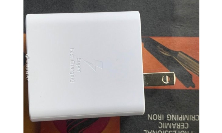 เผยภาพแรกของ Samsung 65W Charger ที่ชาร์จกำลังสูงที่อาจจะเผยโฉมกับ Galaxy S21 Series