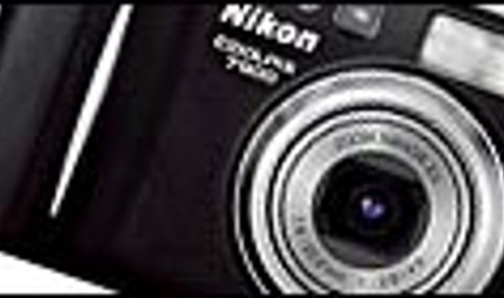 Nikon COOLPIX 7900