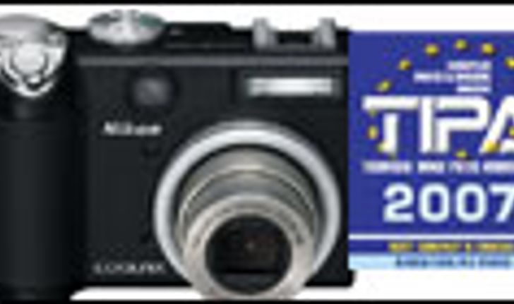 Nikon ได้รับรางวัล TIPA 2007