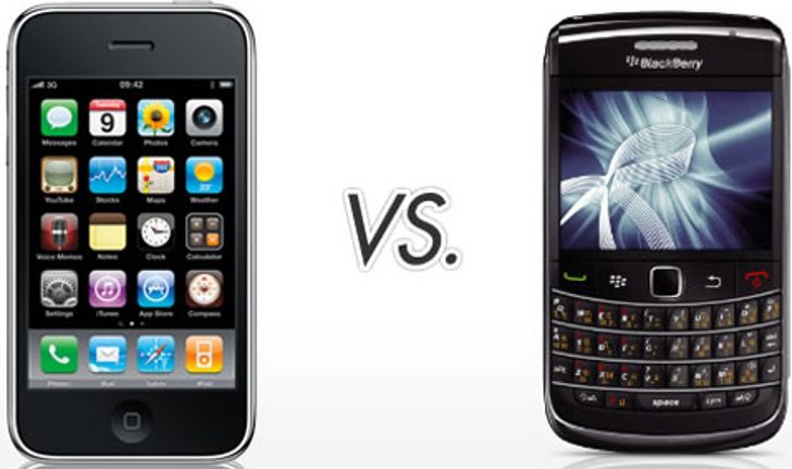 จะเลือก iPhone หรือ Blackberry