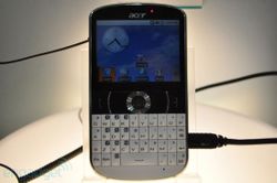 Acer beTouch E130 มาในแนว BlackBerry เลยครับบบบบ