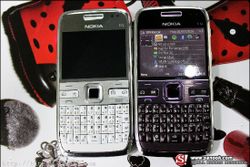 แกะกล่อง Nokia E72 มือถือสมรรถนะสูง