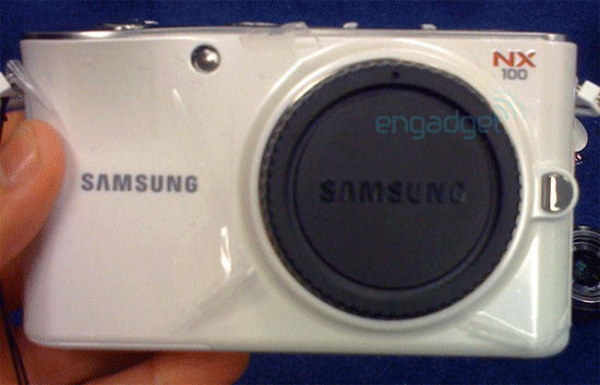 นักโพสต์มือดีเผยภาพลับพิเศษกล้อง Samsung NX100