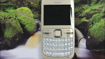 รีวิวเบา ๆ กับ Nokia C3 - แชทมันส์เต็มที่ QWERTY เจ๋งในราคาสุดประหยัด