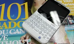 แกะกล่อง HTC Cha Cha Facebook Phone ตัวแรกของโลก