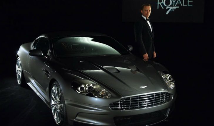 iPhone 5 ตกกระป๋องโดน Aston Martin