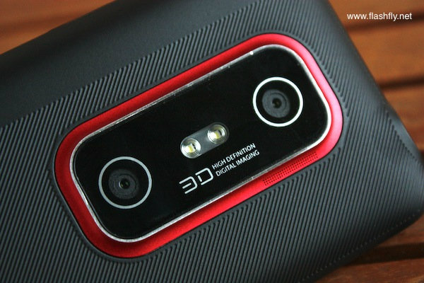 แรกสัมผัสกับ HTC EVO 3D สมาร์ทโฟนที่สามารถแสดงภาพ 3 มิติได้แบบไม่ง้อแว่น