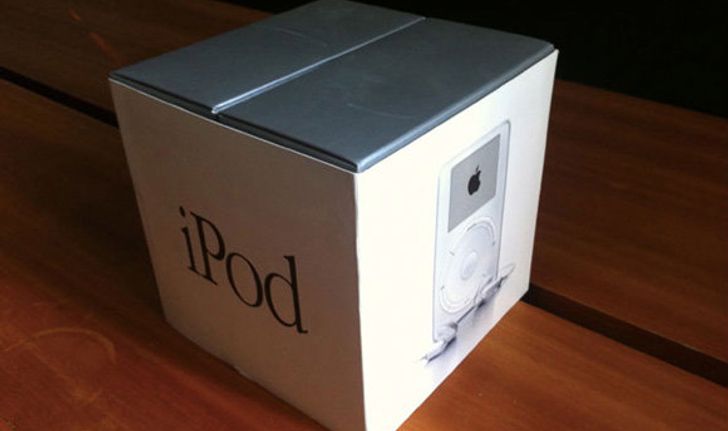 ฉลอง iPod อายุครบ 10 ปีด้วยภาพแกะกล่อง iPod รุ่นแรก!