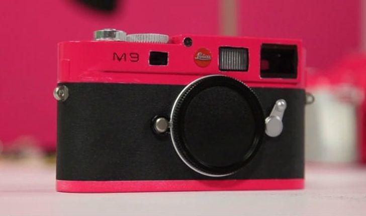 สยดสยองเมื่อจับเอา Leica มาแปลงโฉมเป็นสีชมพูแบบไม่มีโฆษณาคั่น