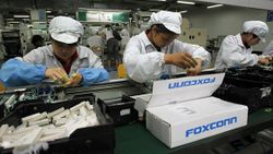 Foxconn ทุ่มเงินอีกพันล้านเหรียญเพื่ออัพเกรดโรงงานผลิต iPhone